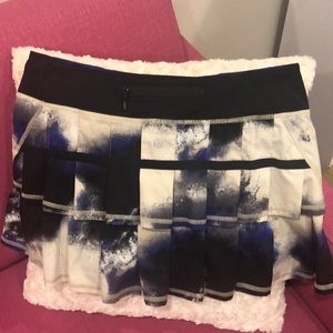 Lululemon “Milky Way” pacesetter skirt